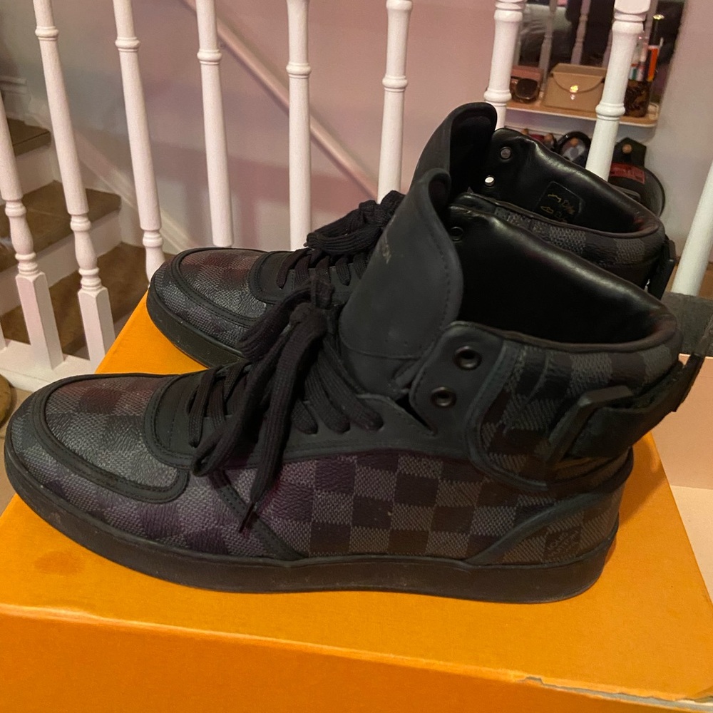 Louis Vuitton Rivoli Damier - Black - Picture 4 of 11